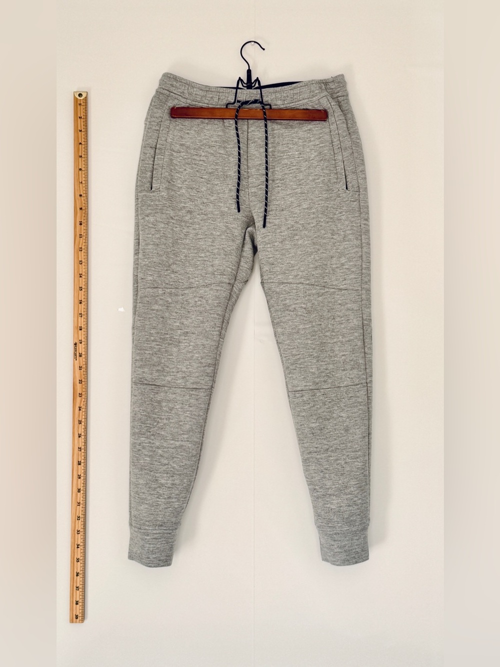 American Eagle Men's Grey Jogger Sweatpants - Comfort Fit - Small